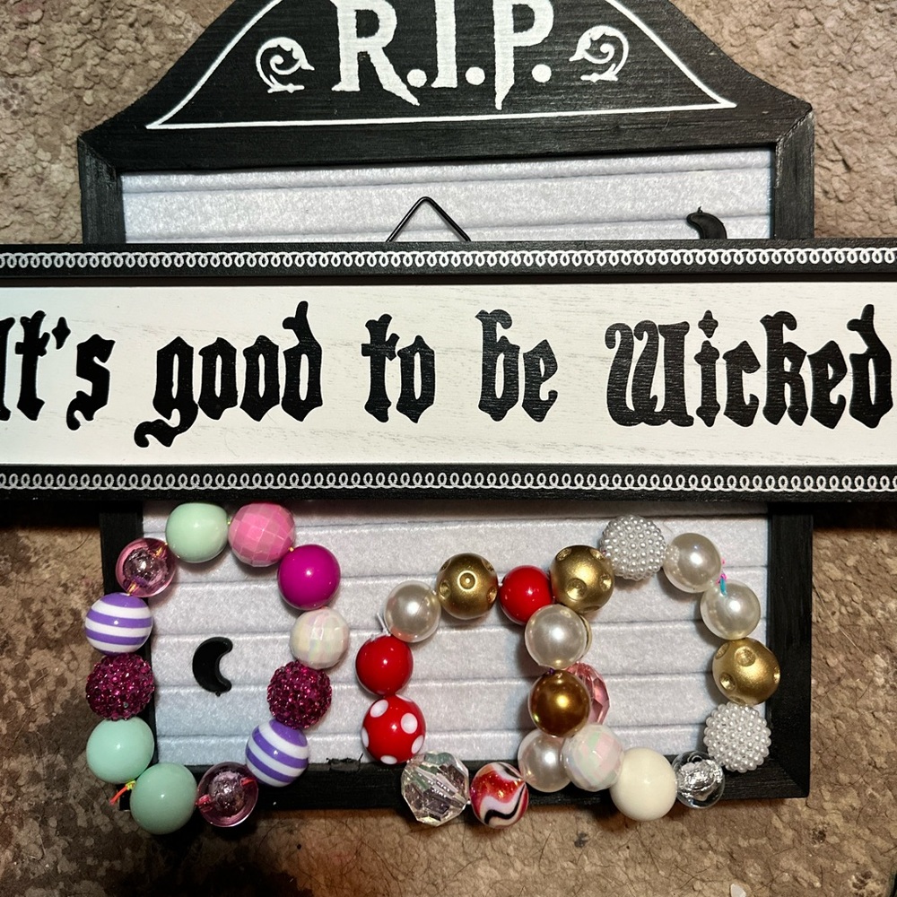 Big beads bracelets